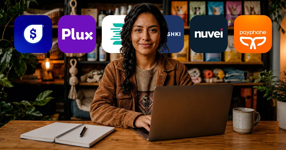 Cliente pagando una compra en línea desde su computadora